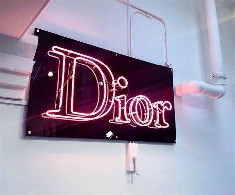 neon lights line dior